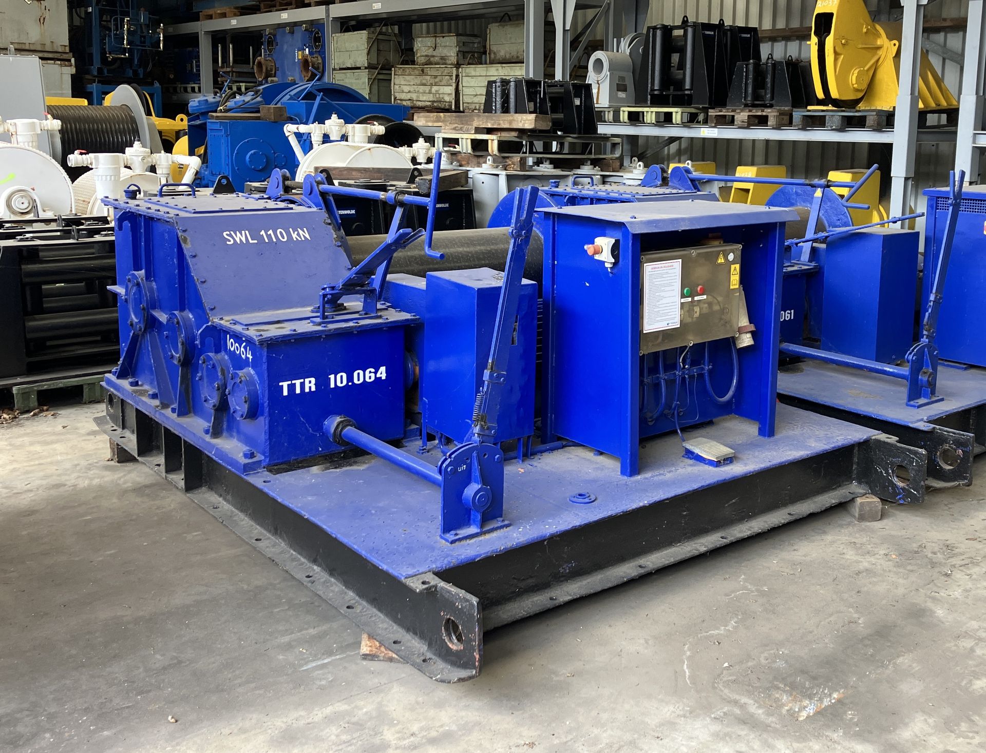11 ton Thole electric mooring winch | TENWOLDE MARINE