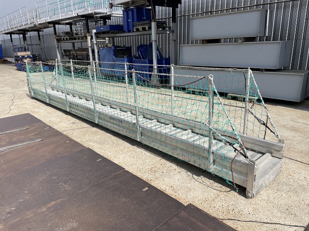 7,5 m. Tyne type A 30⁰ Shala aluminium gangway 