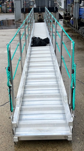 [23620] 12 m. Tyne A 30° Shala aluminium gangway